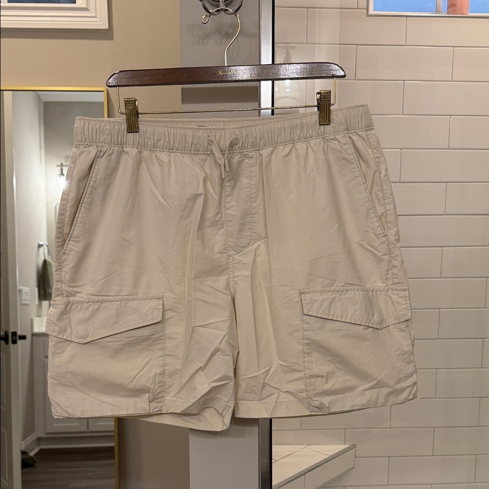 Old Navy Men's Light Tan Cargo Shorts
